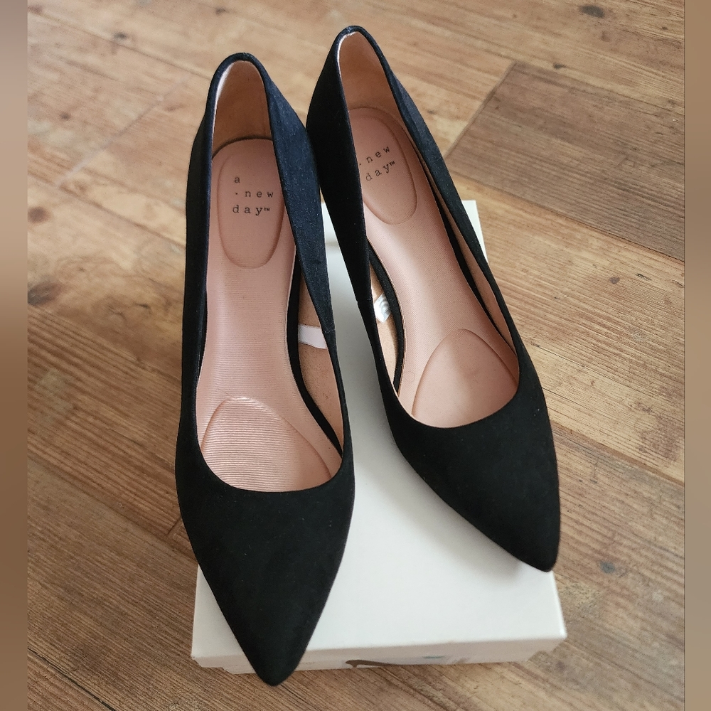 NIB Gemma Heels